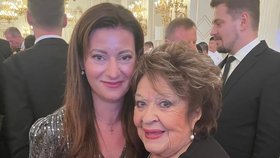 Fotografie Anny Ovčáčkové ze slavnostního večera na Pražském hradě u příležitosti státního svátku 28. října (28. 10. 2026)