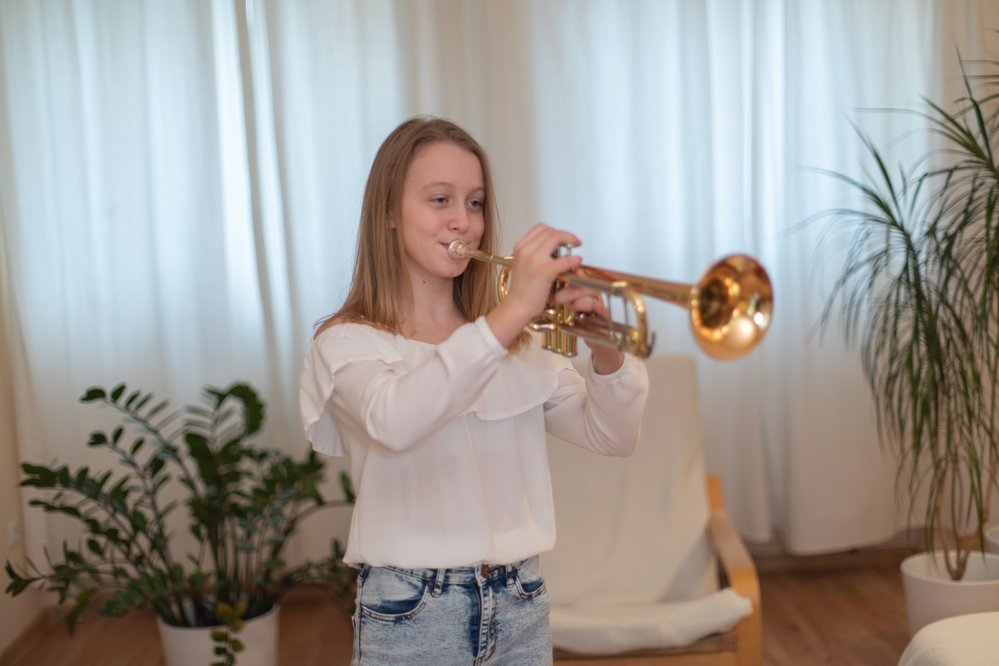 Anna Palmeová (13 let, Pardubice) se věnuje se hře na trubku. Už v osmi letech se jí troubit na trumpetu vážně líbilo