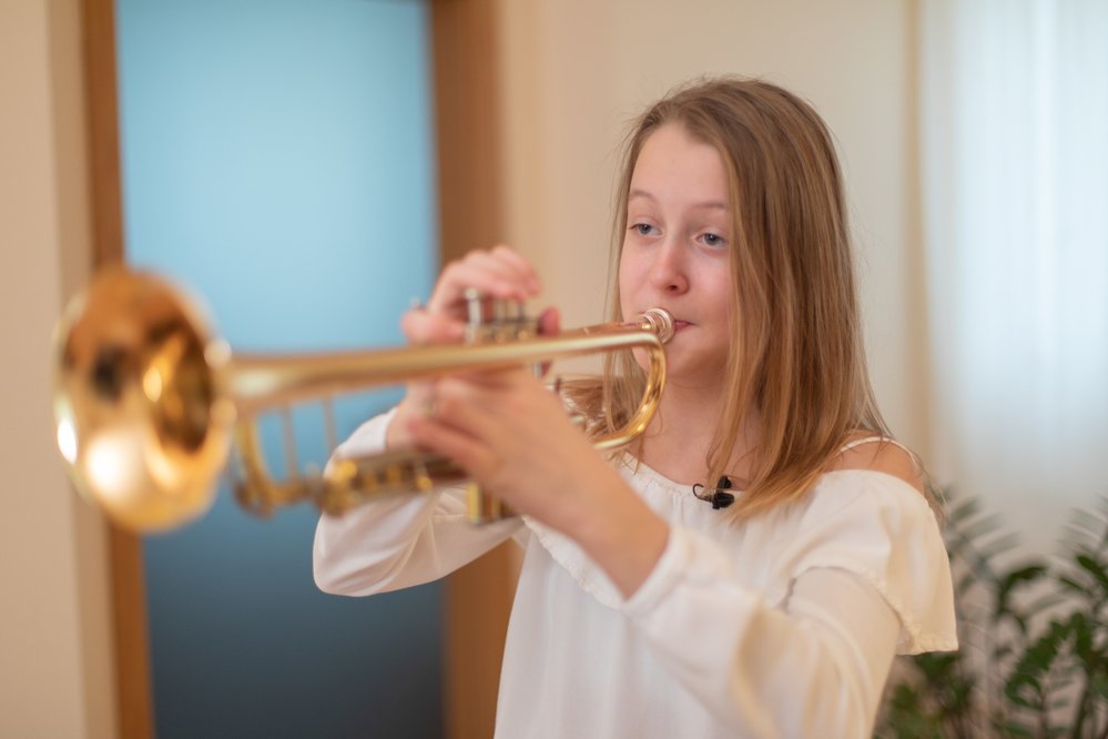 Anna Palmeová (13 let, Pardubice) se věnuje se hře na trubku. Už v osmi letech se jí troubit na trumpetu vážně líbilo