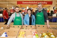 Kvapem přibývá Čechů, kteří potřebují pomoc potravinových bank. Těm však rychle mizí zásoby