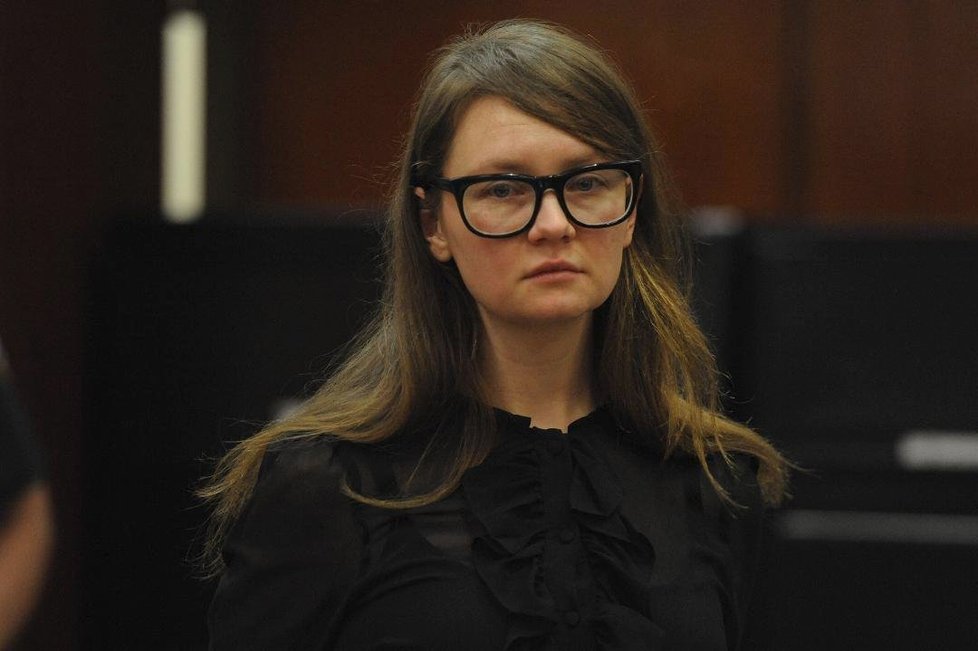 Anna Sorokinová u soudu.