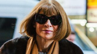 Americký Vogue čeká po 40 letech revoluce. Z čela magazínu odchází šéfredaktorka Anna Wintour Americký Vogue čeká po 40 letech revoluce. Z čela magazínu odchází šéfredaktorka Anna Wintour