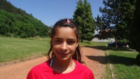 Dívka z romské osady Annamária (16) vítězila v běžeckých závodech  i v obyčejných balerínkách. Teď je těhotná. Půjde na potrat?