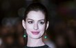 Oscarová kráska Anne Hathaway porodila synka.