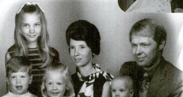 Rodina Anne Heche v roce 1970: Nahoře zleva Susan (†48), Nancy (85), Donald (†45), dole zleva Nathan (†18), Abigail (56), Anne (†53)