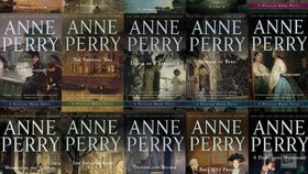 Anne Perryová byla velmi plodnou spisovatelkou