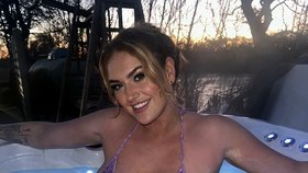 Annie Charlotteová (25) má dvě vagíny i dělohy.