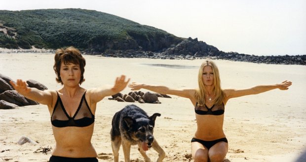 Annie Girardot s Brigitte Bardot ve filmu Novicky z roku 1970