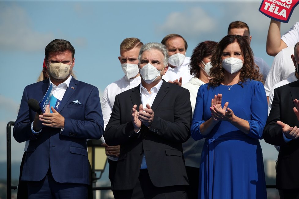 Hnutí ANO zahájilo ostrou v Ústí nad Labem ostrou fázi kampaně. Babiš se chce rvát do roztrhání těla. (2. 9. 2021)