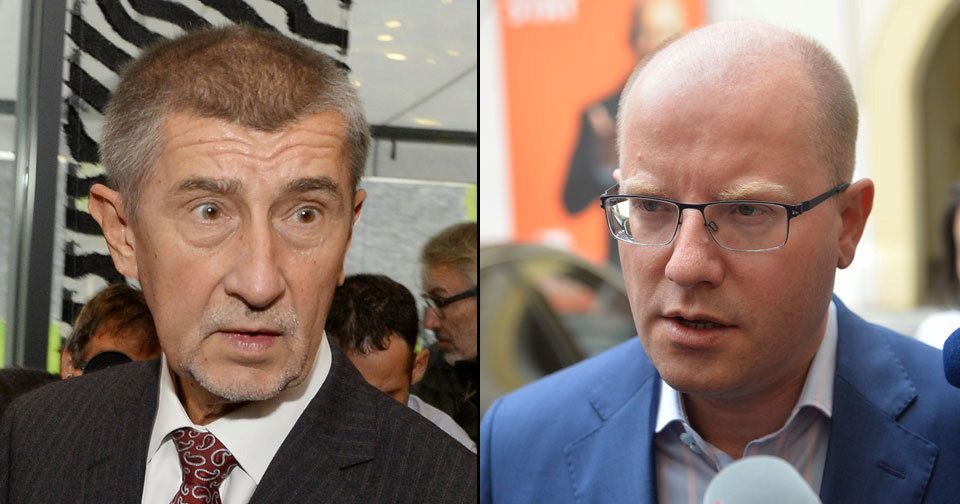 Vicepremiér Andrej Babiš (ANO) slaví se svým hnutí v krajských volbách úspěch. Premiér Bohuslav Sobotka (ČSSD) už přiznal neúspěch ČSSD.