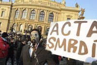 Za svobodný internet dnes v Praze demonstrovalo přes 2000 lidí