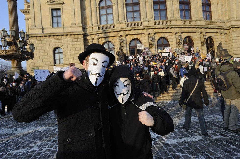 Mezinárodní smlouva ACTA popuzuje lidi po celém světě.