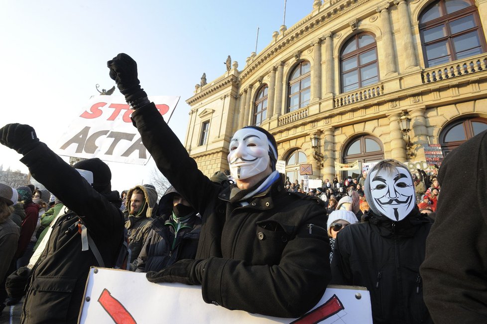 Protestuje se i proti neprůhlednému financování české politiky.