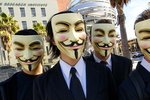 Hackeři ze skupiny Anonymous.