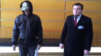 Videoklipem za požadavky Anonymous! Hackeři mění způsob boje