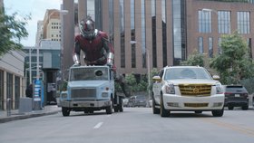 Ant-Man a Wasp: Mravenčí frajer a vosí kočka se dali dohromady, aby to natřeli padouchům od 5. 7. 2018 v kinech.
