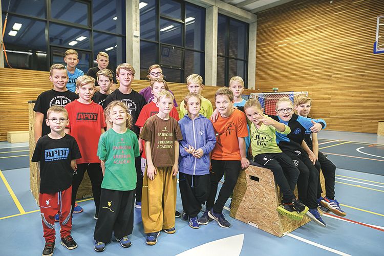 Ant Parkour Deadly Team Říčany: Parta holek a kluků s věkovým průměrem 9 let. Nesoutěží, jen se rádi setkávají se stejně smýšlející parkourovou komunitou.