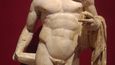 Socha císaře Hadriána z naleziště v Perge, vystavena dnes v antalyjském archeologickém muzeu.