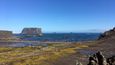 Pohled na záliv Fildes v oblasti „Isla Rey Jorge“ se základnami chilského letectva a námořnictva, spolu s ruskou základnou Bellingshause.