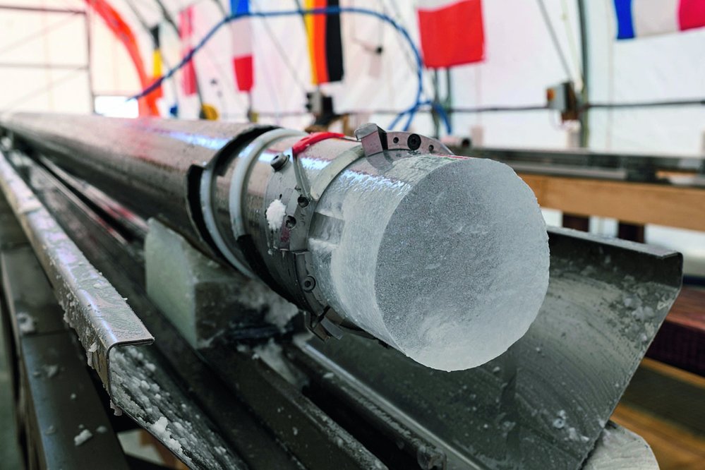 Vrták dokáže v jednom kuse vytáhnout ledové tubusy o délce až 4,5 metru