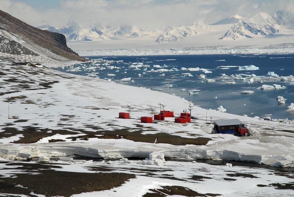 Česká vědecká stanice J. G. Mendela na ostrově Jamese Rosse v Antarktidě.