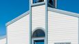 První katolický kaplan v McMurdo postavil Kapli Sněhů ve svém volném čase jen za pomocí dobrovolníků.