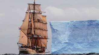 Antarktické dobrodružství aneb S historickou plachetnicí v ledovém sevření