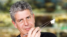 Anthony Bourdain díky svým pořadům procestoval celý svět. A po celém světě se také stal slavným.