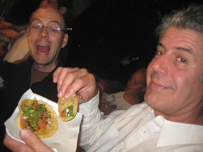 Anthony Bourdain díky svým pořadům procestoval celý svět. A po celém světě se také stal slavným.