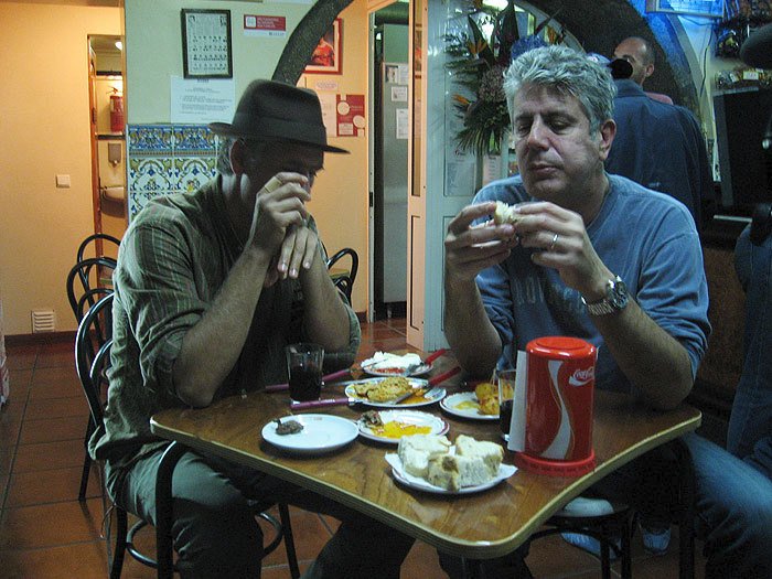 Anthony Bourdain díky svým pořadům procestoval celý svět. A po celém světě se také stal slavným.