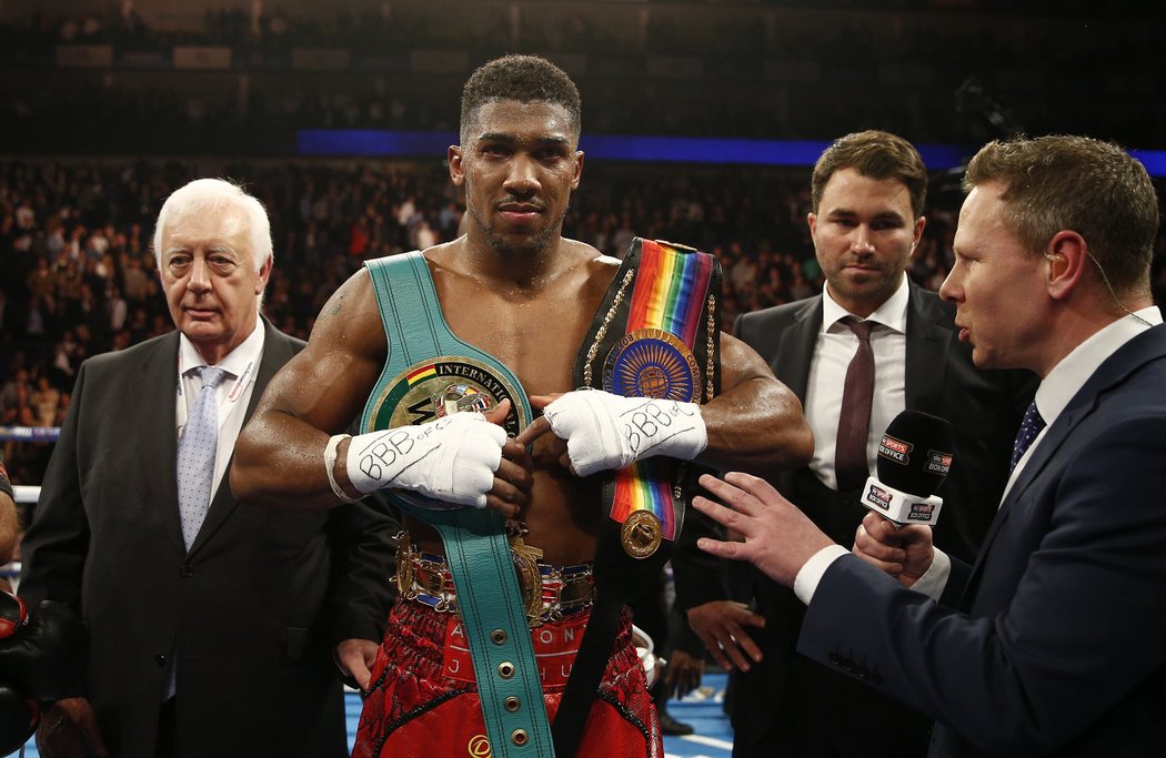 Anthony Joshua vítězem