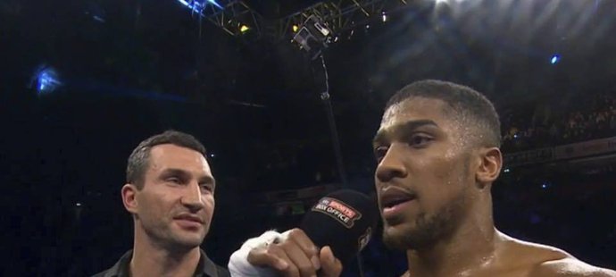 Dva přátelé a zároveň rivalové: Vladimir Kličko a Anthony Joshua