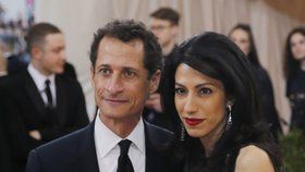Anthony Weiner a jeho žena Huma Abedinová