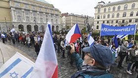 V Praze se konal pochod a akce proti antisemitismu.