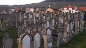 Znesvěcení židovského hřbitova ve Francii.