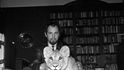 Anton Szandor LaVey choval malého lva Togara. Anton Szandor LaVey choval malého lva Togara.