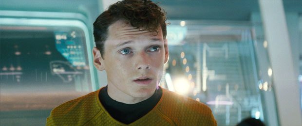 Herec Anton Yelchin, známý z nových filmů Star Trek, zemřel při nehodě.