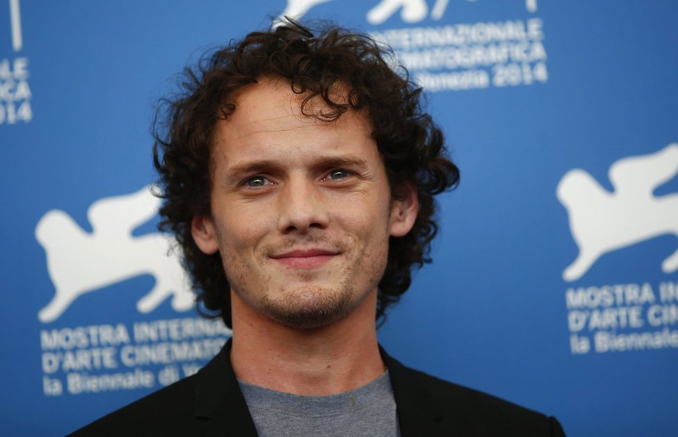 Herec Anton Yelchin, známý z nových filmů Star Trek, zemřel při nehodě.