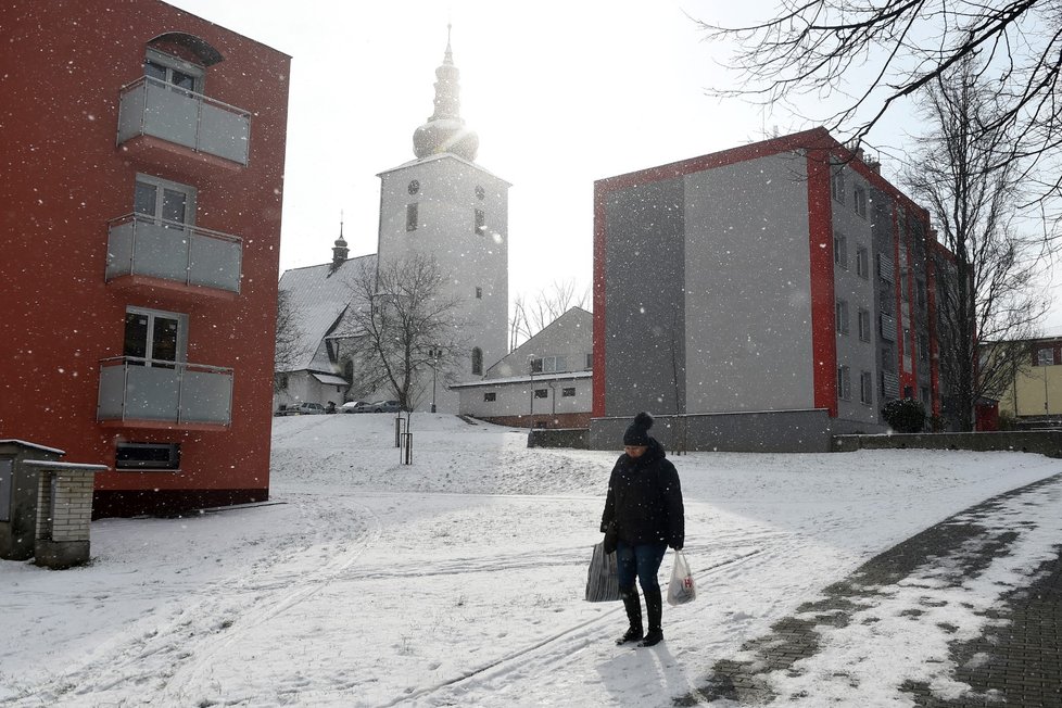 V mezeře mezi domy stál panelák s číslem popisným 39. Při výbuchu, který založil Antonín Blažek (†57), zemřel on a pět dalších lidí včetně tří dětí. Dům radnice nechala zbourat, oběti připomínají vysázené stromy.