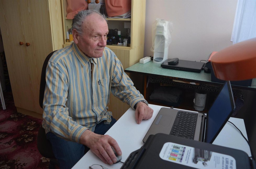 Antonín Březa (78) z Brna prodělal před 28 lety stejnou operaci hlasivek a hltanu jako Jiří Pomeje. Dnes žije naprosto plnohodnotným životem.