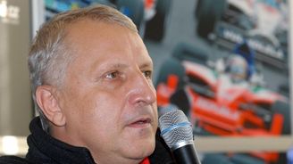 V devadesátkách prodával auta za miliardy. Teď někdejšího krále autosalonů dohánějí dluhy V devadesátkách prodával auta za miliardy. Teď někdejšího krále autosalonů dohánějí dluhy