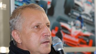 V devadesátkách prodával auta za miliardy. Teď někdejšího krále autosalonů dohánějí dluhy V devadesátkách prodával auta za miliardy. Teď někdejšího krále autosalonů dohánějí dluhy