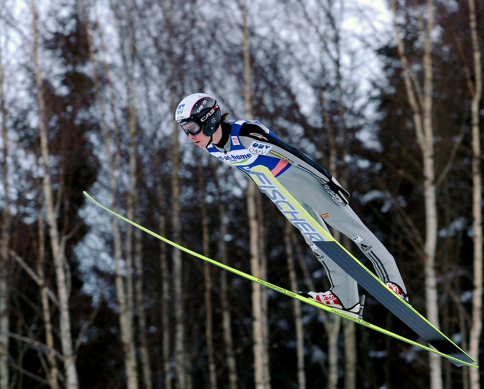 Po bývalém špičkovém sportovci se slehla zem