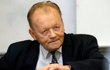 Zemřel hrdina české vědy Antonín Holý (†75): Zachránil miliony lidí! Loni vydělal 1 500 000 000 Kč!