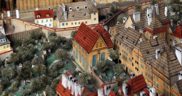 Langweilův papírový model zachycuje podobu Prahy před 200 lety. Přibližně 960 domů, které na něm najdeme, už dnes nestojí.
