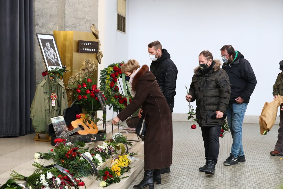 Pohřeb folkové legendy Antonína Linharta