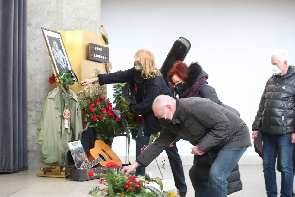 Pohřeb folkové legendy Antonína Linharta