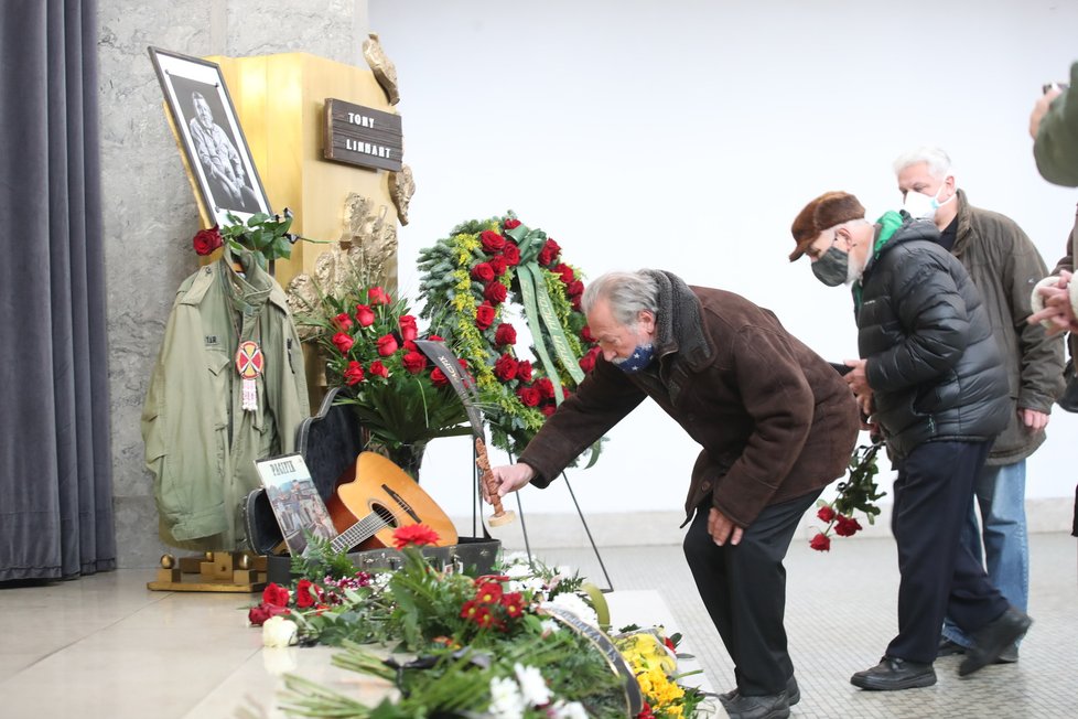 Pohřeb folkové legendy Antonína Linharta