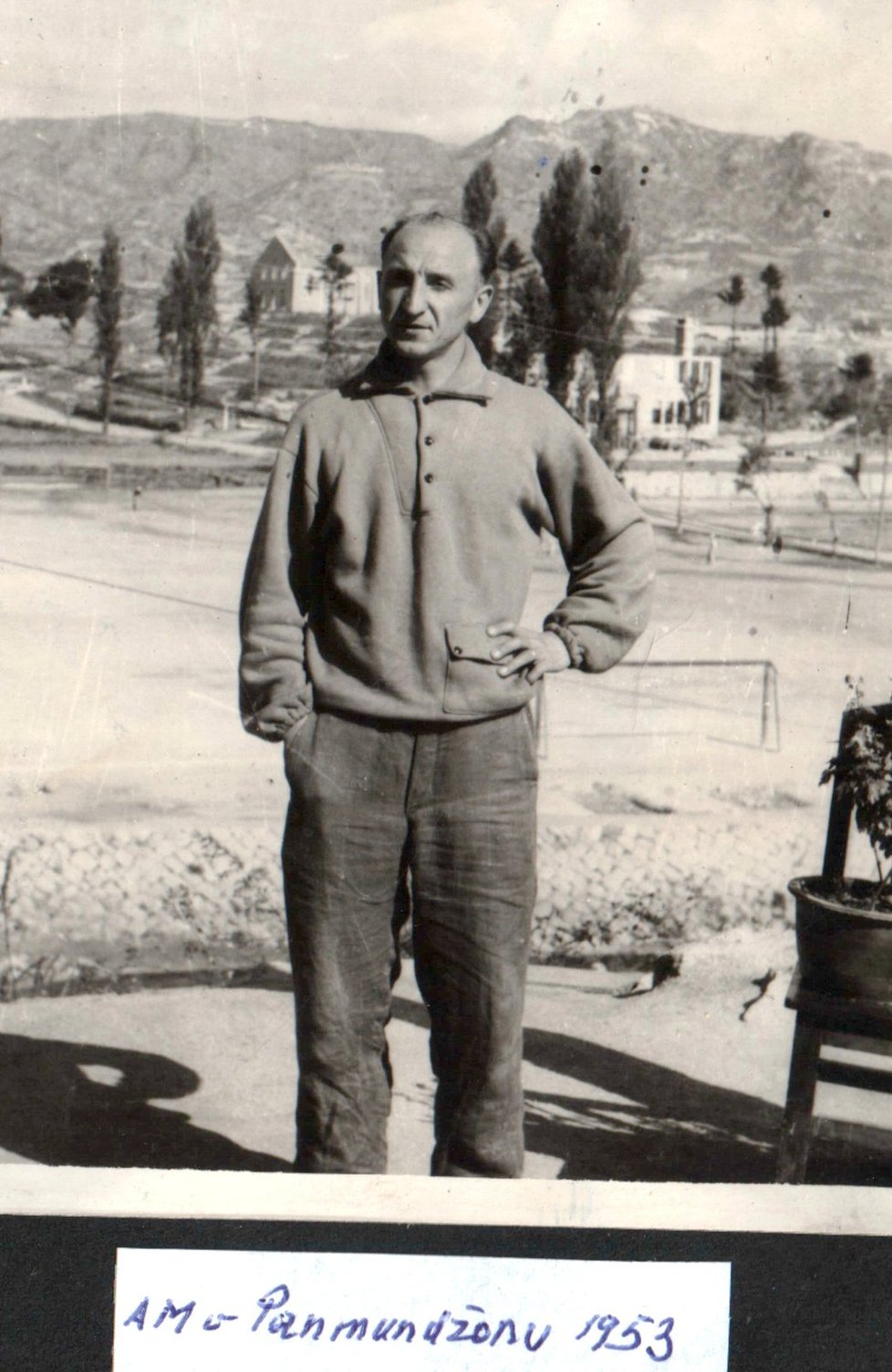 Antonín Malach v Koreji v roce 1953