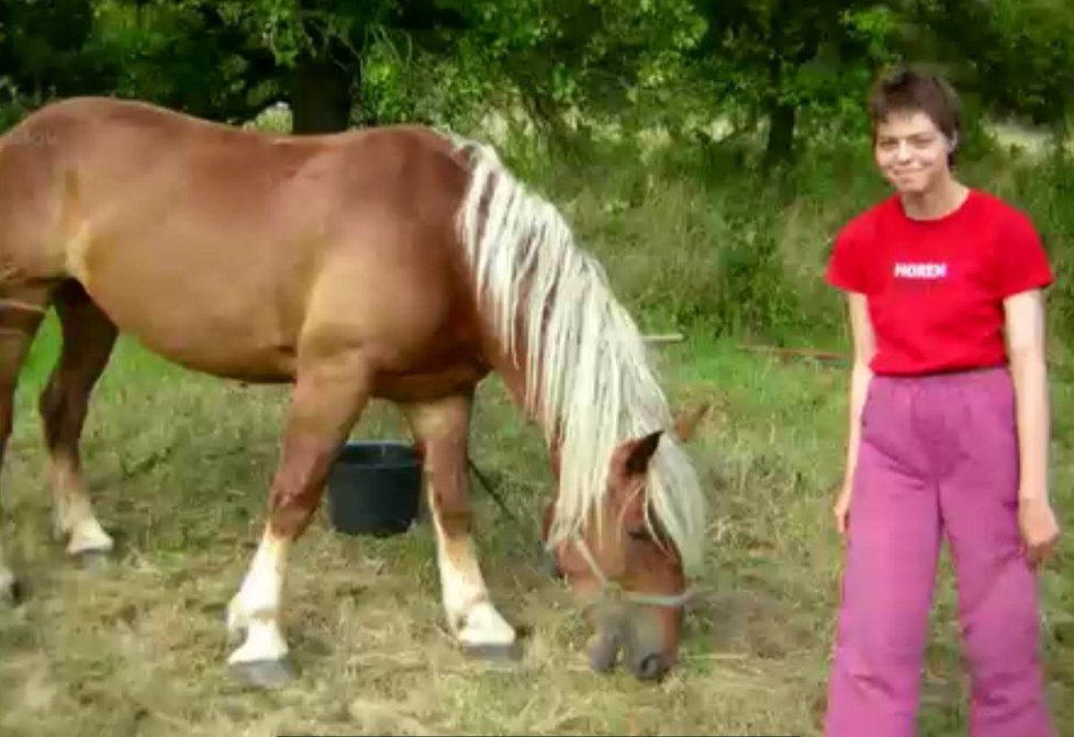 Dcera Kateřina má koně velmi ráda.
